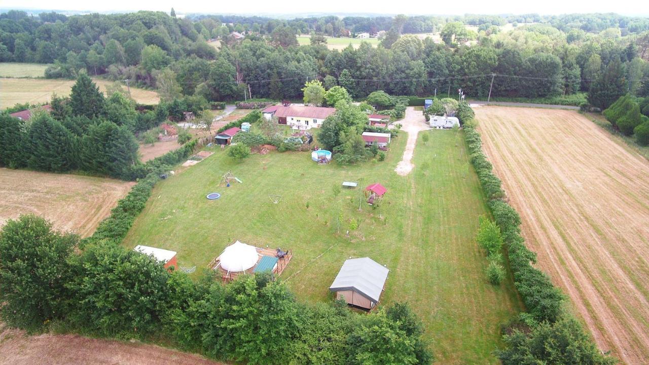 Mobile Home At La Petite Lande Thiviers 外观 照片